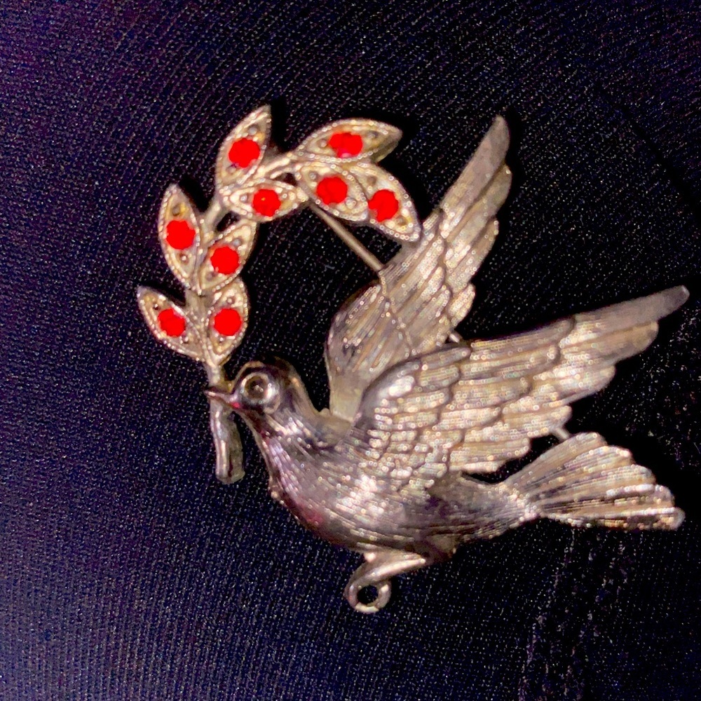 VINTAGE RAFAELIAN SILVER TONE DOVE W/ RUBY FIG LEAF